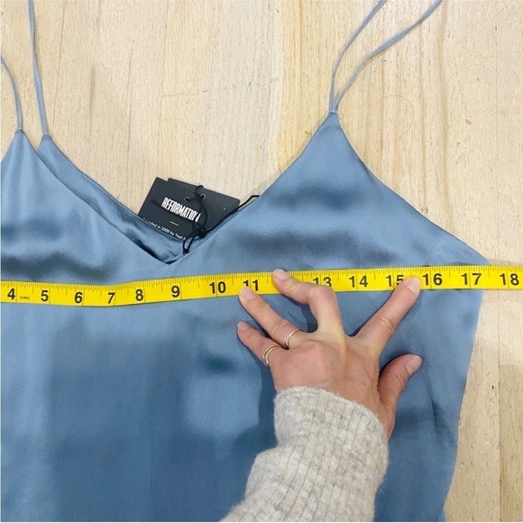 Reformation Genevieve Dress in shiny pale blue/ shiny grey NWT - Picture 4 of 6